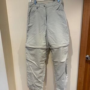 North Face Convertible Pants/Shorts Like new - Size 12